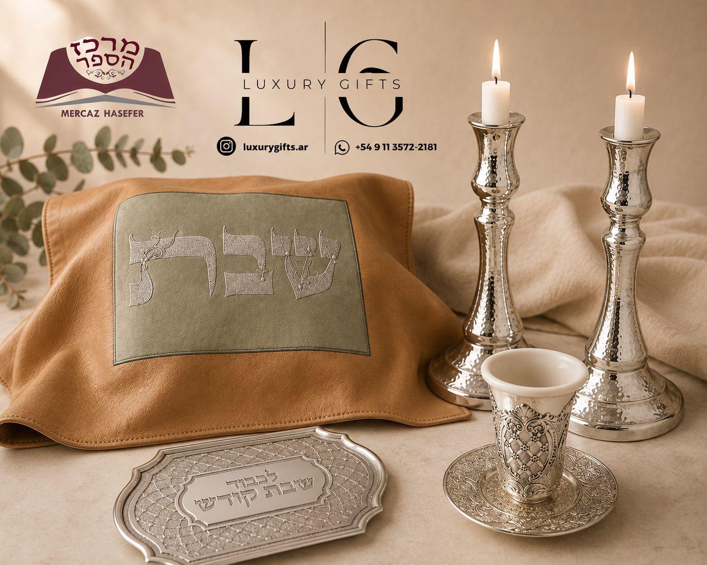 Cubre jalá + tabla de jalá + candelabros + vaso de kidush
